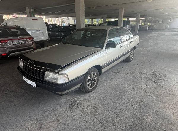 Audi 100 С3 1985 1.8