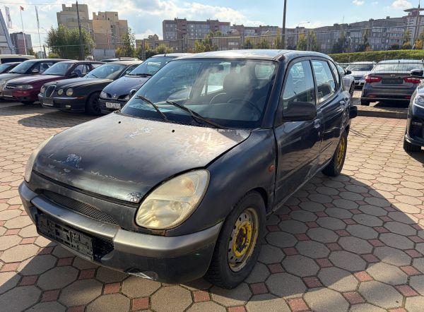 Daihatsu Sirion I 1999 1.0 MT